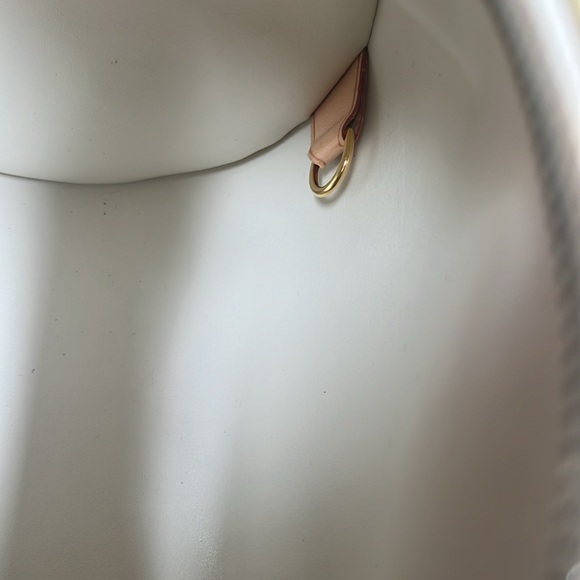 Louis Vuitton Perle (crème ) monogram vernis handbag - Picture 9 of 17